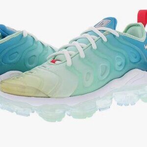 Nike Women's Air Vapormax Plus Sneakers